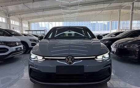 Volkswagen Golf VIII, 2022 год, 1 944 000 рублей, 2 фотография