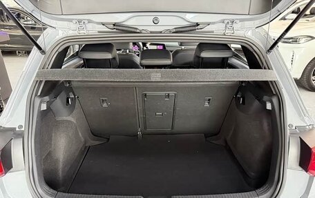 Volkswagen Golf VIII, 2022 год, 1 944 000 рублей, 16 фотография