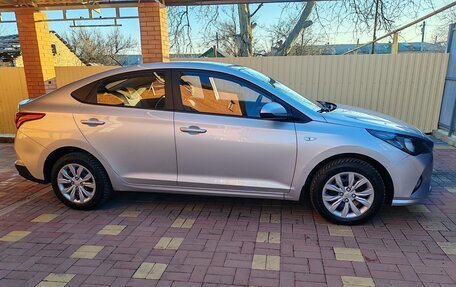 Hyundai Solaris II рестайлинг, 2021 год, 1 550 000 рублей, 4 фотография