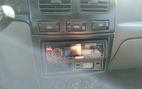 KIA Rio II, 2002 год, 250 000 рублей, 7 фотография