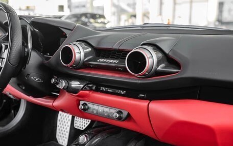 Ferrari 812, 2020 год, 39 500 000 рублей, 10 фотография