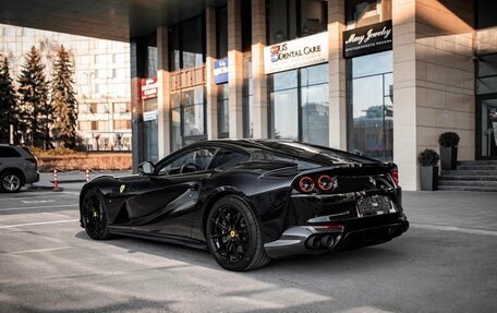 Ferrari 812, 2020 год, 39 500 000 рублей, 2 фотография