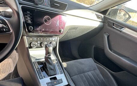 Skoda Superb III рестайлинг, 2022 год, 4 100 000 рублей, 3 фотография