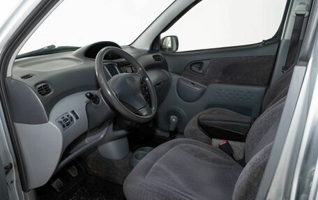 Toyota Yaris I рестайлинг, 2000 год, 288 000 рублей, 5 фотография