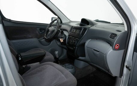 Toyota Yaris I рестайлинг, 2000 год, 288 000 рублей, 6 фотография