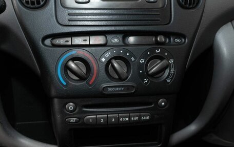 Toyota Yaris I рестайлинг, 2000 год, 288 000 рублей, 11 фотография