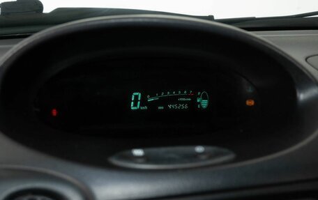 Toyota Yaris I рестайлинг, 2000 год, 288 000 рублей, 9 фотография