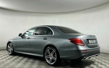 Mercedes-Benz E-Класс, 2019 год, 3 769 000 рублей, 6 фотография