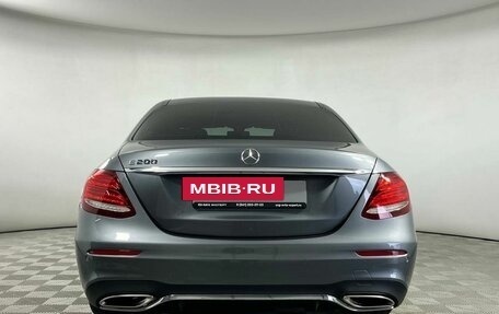 Mercedes-Benz E-Класс, 2019 год, 3 769 000 рублей, 5 фотография