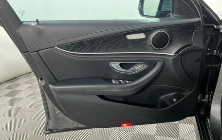 Mercedes-Benz E-Класс, 2019 год, 3 769 000 рублей, 9 фотография