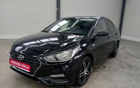 Hyundai Solaris II рестайлинг, 2011 год, 590 000 рублей, 1 фотография