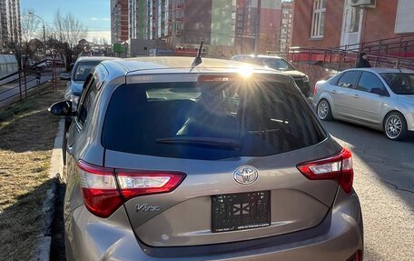 Toyota Vitz, 2019 год, 1 200 000 рублей, 3 фотография