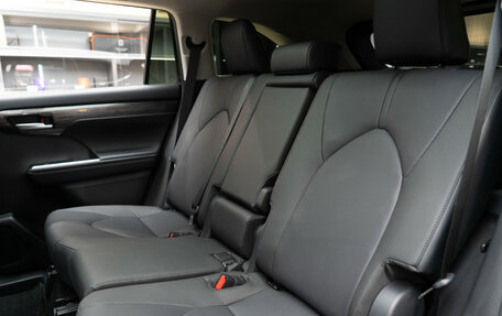 Toyota Highlander, 2025 год, 5 990 000 рублей, 16 фотография