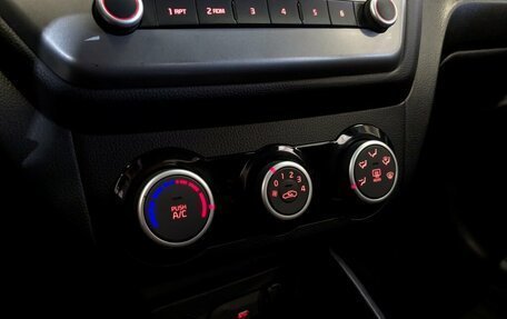 KIA Rio III рестайлинг, 2016 год, 980 000 рублей, 28 фотография