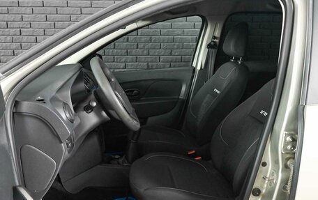 Renault Sandero II рестайлинг, 2016 год, 1 035 000 рублей, 10 фотография