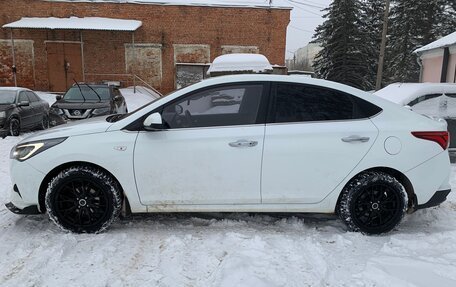 Hyundai Solaris II рестайлинг, 2021 год, 1 810 000 рублей, 3 фотография