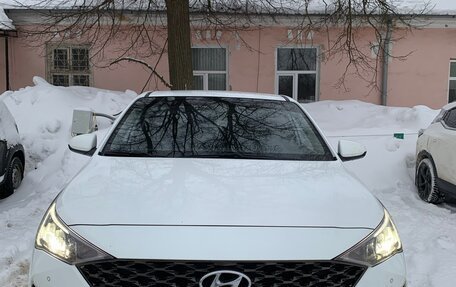 Hyundai Solaris II рестайлинг, 2021 год, 1 810 000 рублей, 5 фотография