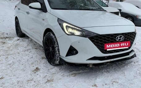 Hyundai Solaris II рестайлинг, 2021 год, 1 810 000 рублей, 12 фотография