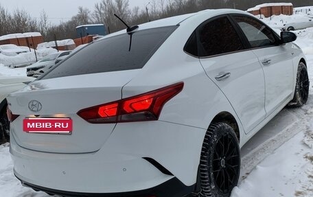 Hyundai Solaris II рестайлинг, 2021 год, 1 810 000 рублей, 10 фотография