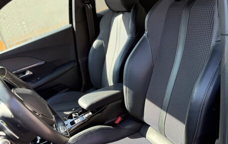 Peugeot 2008 II, 2022 год, 2 200 000 рублей, 10 фотография