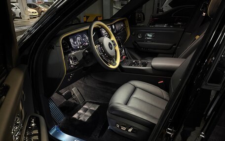 Rolls-Royce Cullinan, 2025 год, 68 000 000 рублей, 11 фотография