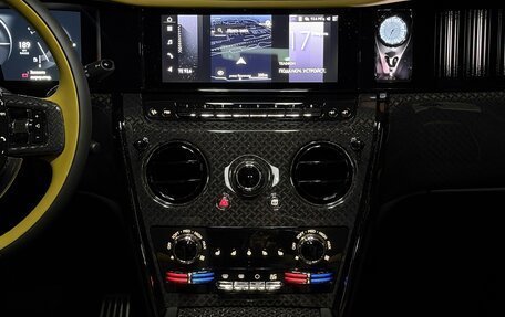 Rolls-Royce Cullinan, 2025 год, 68 000 000 рублей, 13 фотография