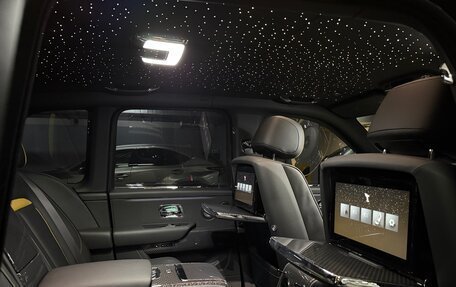 Rolls-Royce Cullinan, 2025 год, 68 000 000 рублей, 23 фотография