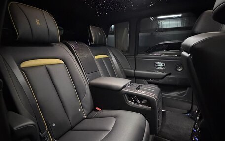 Rolls-Royce Cullinan, 2025 год, 68 000 000 рублей, 21 фотография