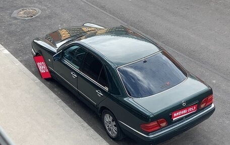 Mercedes-Benz E-Класс, 1999 год, 490 000 рублей, 1 фотография