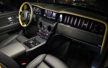 Rolls-Royce Cullinan, 2025 год, 68 000 000 рублей, 31 фотография