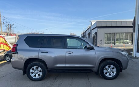 Toyota Land Cruiser Prado 150 рестайлинг 2, 2019 год, 4 450 000 рублей, 6 фотография