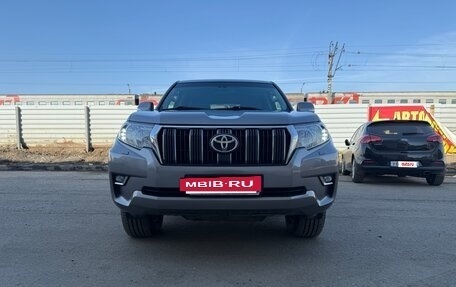 Toyota Land Cruiser Prado 150 рестайлинг 2, 2019 год, 4 450 000 рублей, 2 фотография