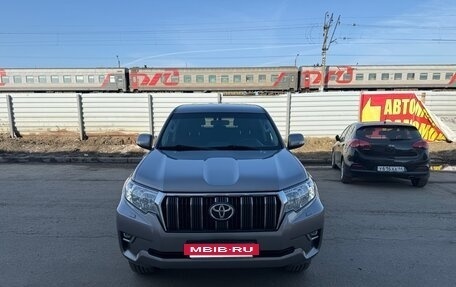 Toyota Land Cruiser Prado 150 рестайлинг 2, 2019 год, 4 450 000 рублей, 3 фотография