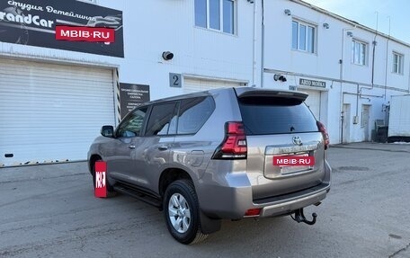 Toyota Land Cruiser Prado 150 рестайлинг 2, 2019 год, 4 450 000 рублей, 8 фотография