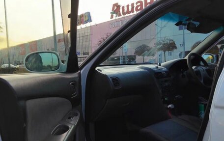 Nissan Sunny B15, 2000 год, 320 000 рублей, 2 фотография