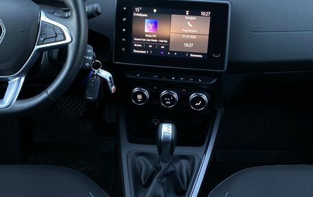 Renault Duster, 2022 год, 1 999 000 рублей, 13 фотография