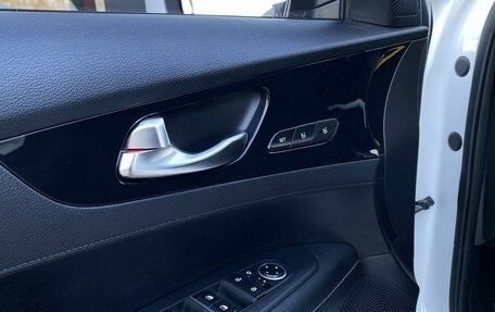 KIA K3, 2020 год, 1 999 000 рублей, 23 фотография