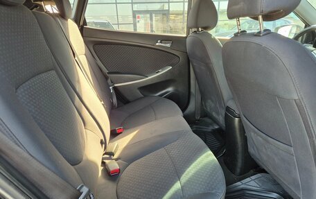 Hyundai Solaris II рестайлинг, 2011 год, 725 000 рублей, 8 фотография