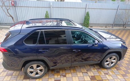 Toyota RAV4, 2021 год, 3 333 000 рублей, 2 фотография