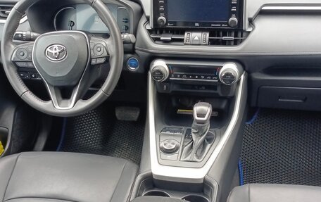 Toyota RAV4, 2021 год, 3 333 000 рублей, 8 фотография