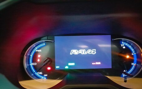 Toyota RAV4, 2021 год, 3 333 000 рублей, 15 фотография