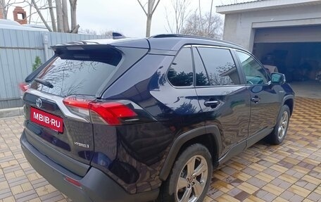 Toyota RAV4, 2021 год, 3 333 000 рублей, 3 фотография