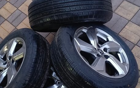 Toyota RAV4, 2021 год, 3 333 000 рублей, 26 фотография