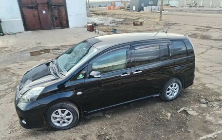 Toyota ISis I, 2011 год, 1 370 000 рублей, 1 фотография