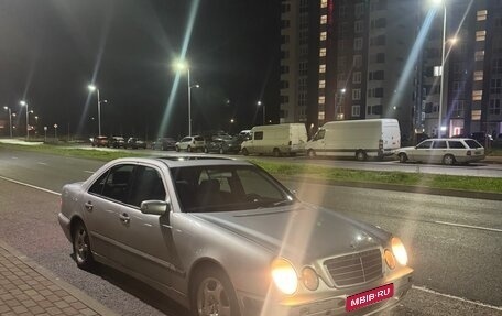 Mercedes-Benz E-Класс, 2001 год, 220 000 рублей, 1 фотография