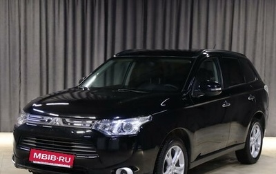 Mitsubishi Outlander III рестайлинг 3, 2013 год, 1 199 000 рублей, 1 фотография