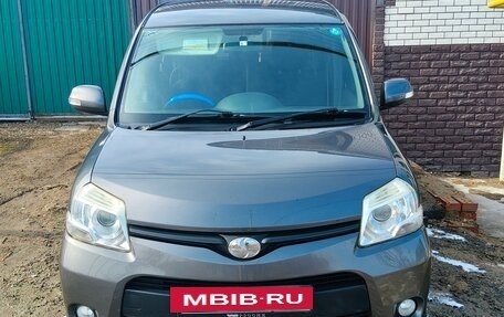 Toyota Sienta I, 2013 год, 1 000 000 рублей, 4 фотография
