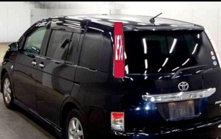 Toyota ISis I, 2011 год, 1 370 000 рублей, 4 фотография