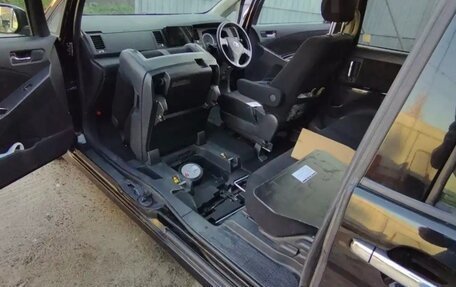 Toyota ISis I, 2011 год, 1 370 000 рублей, 13 фотография