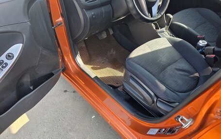 Hyundai Solaris II рестайлинг, 2014 год, 750 000 рублей, 13 фотография